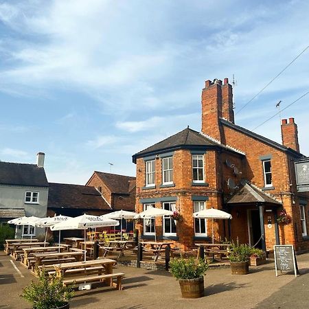 The Unicorn Inn Newton Solney Exterior foto