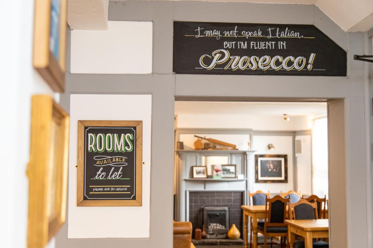 The Unicorn Inn Newton Solney Exterior foto