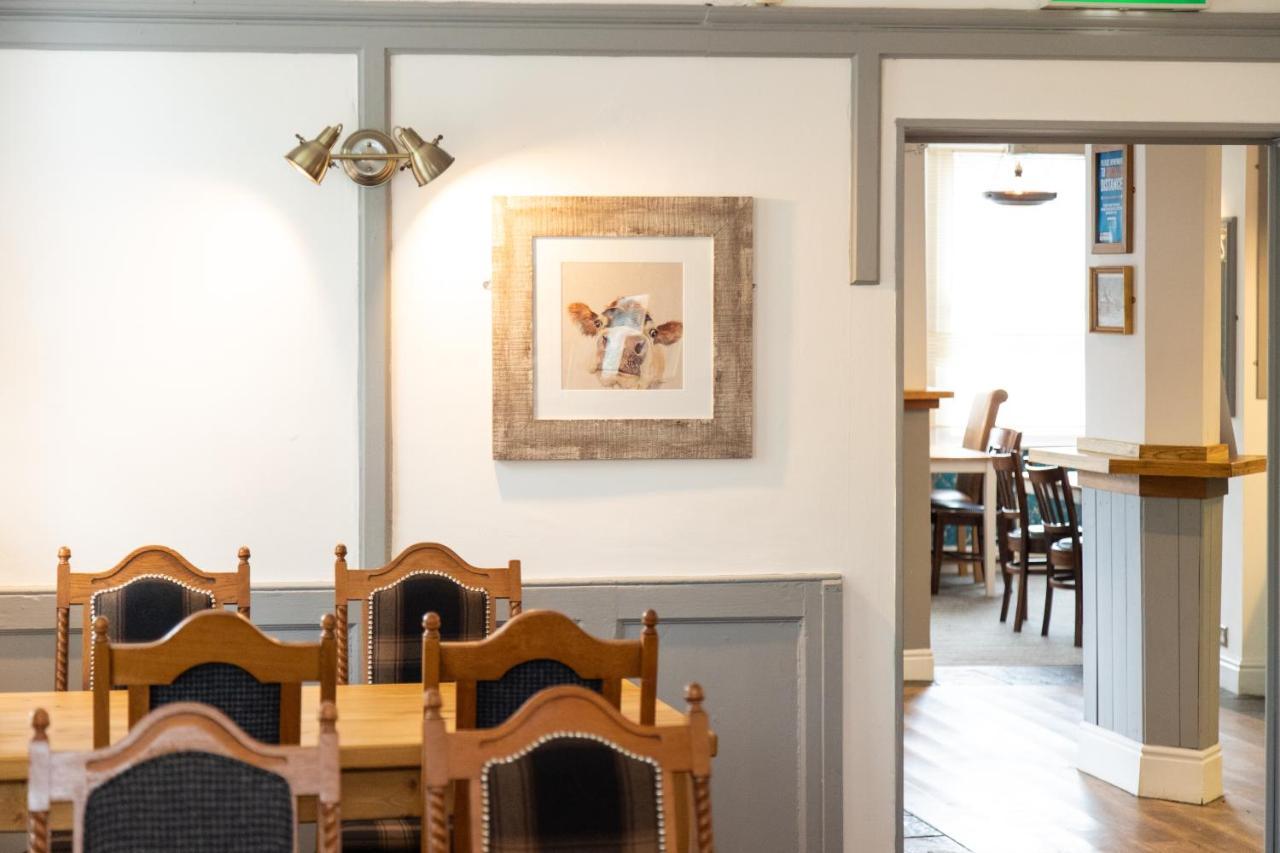 The Unicorn Inn Newton Solney Exterior foto