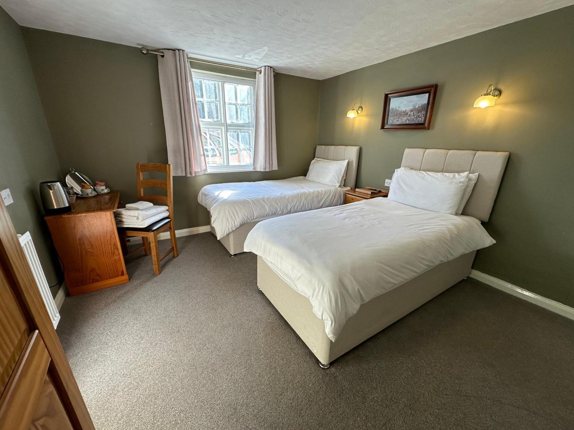 The Unicorn Inn Newton Solney Quarto foto