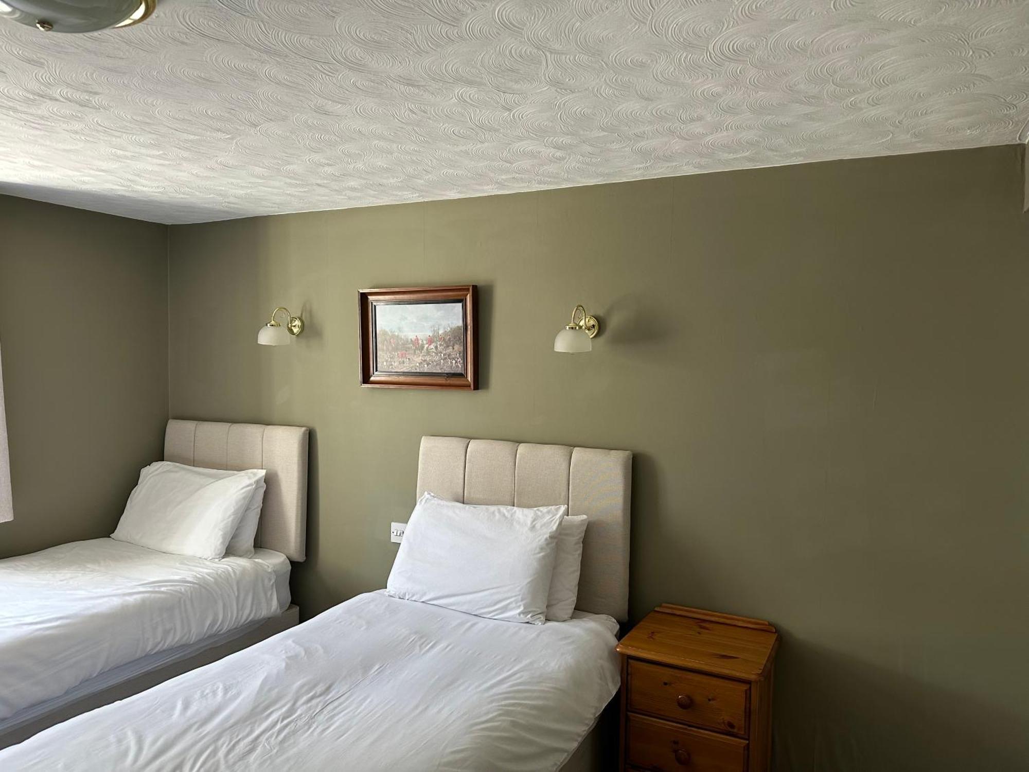The Unicorn Inn Newton Solney Quarto foto